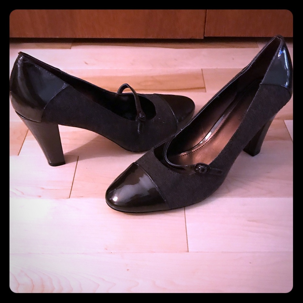 EUC Anne Klein Mary Jane pumps